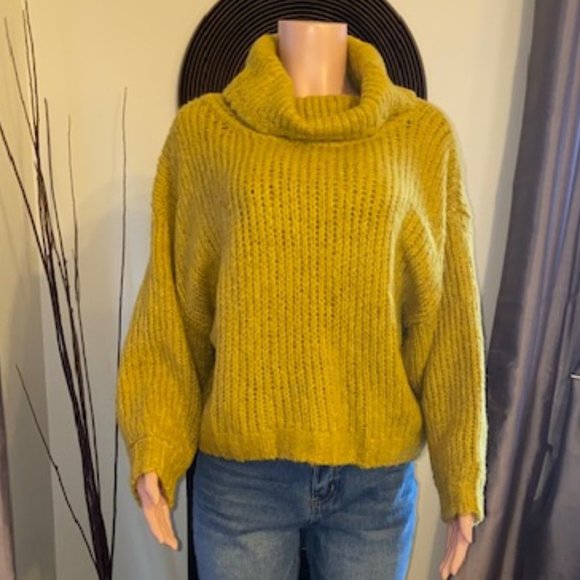Anthropologie Sweaters - Anthropologie Pilcro Sweater Size S
